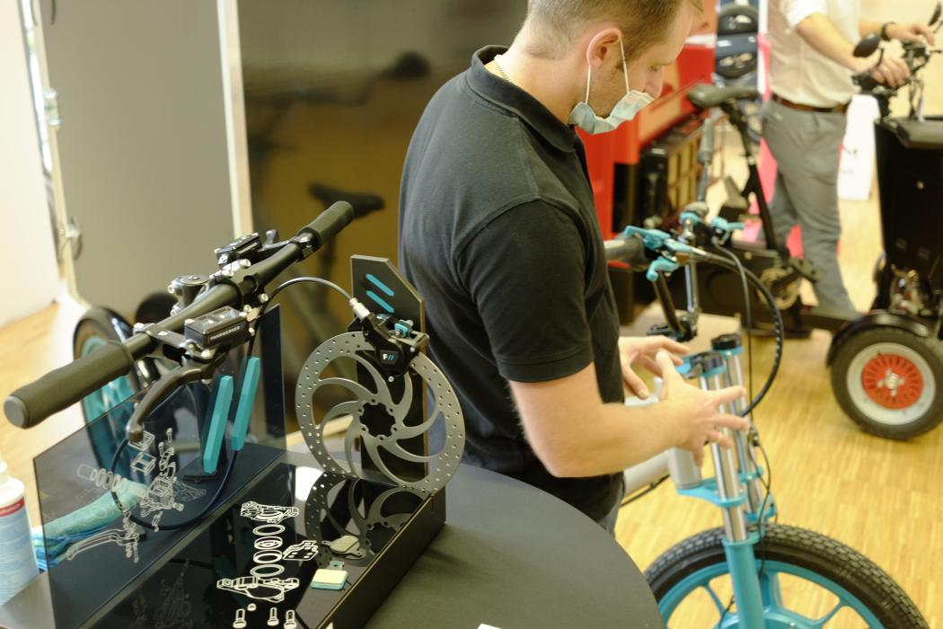 Parts for Cargobikes: Die Firma Fahrwerker will eines der größten Mankos aktueller Modelle beseitigen und Komponenten dezidiert für Lastenräder anbieten, die vor allem die TCO verbessern sollen. | Foto: J. Reichel