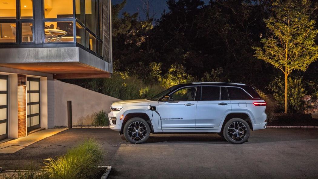 Nach Europa wird der Grand Cherokee nur als 4xe kommen. | Foto: Jeep