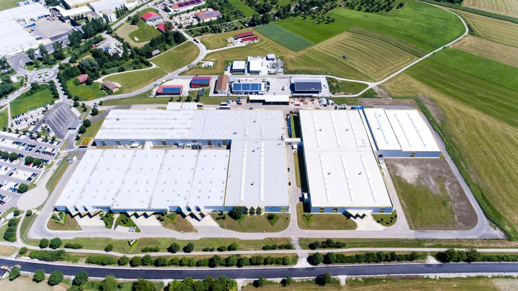 14 Mio. Euro sind für den Ausbau des Kärcherwerkes am Standort Bühlertal vorgesehen – hier soll ein neues Hochregallager entstehen, in dem Produktionsmaterial für Hochdruck- und Dampfreiniger gelagert werden soll. (Foto: Kärcher)