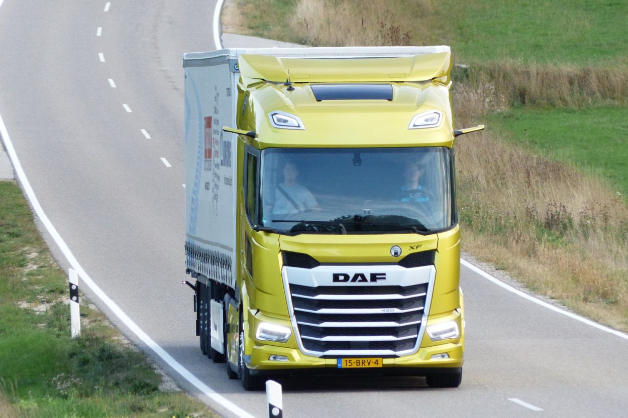 Mit 32 Tonnen Gesamtgewicht ist der DAF XF 450 mit dem kleinen 10,8 Liter Motor das absolut sparsamste, was wir je über die Testrunde gezirkelt haben. 