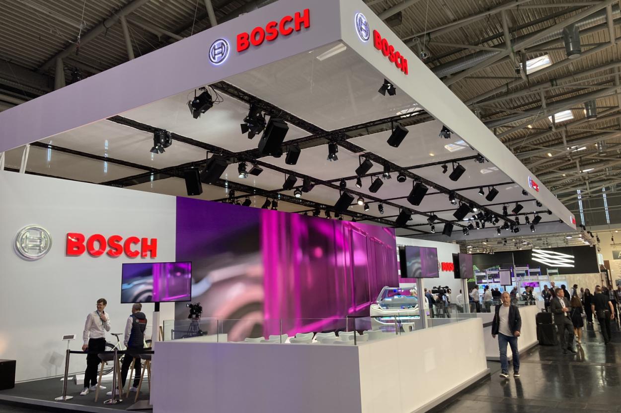 Groß und vielschichtig: Der Bosch-Stand. | Foto: G. Soller